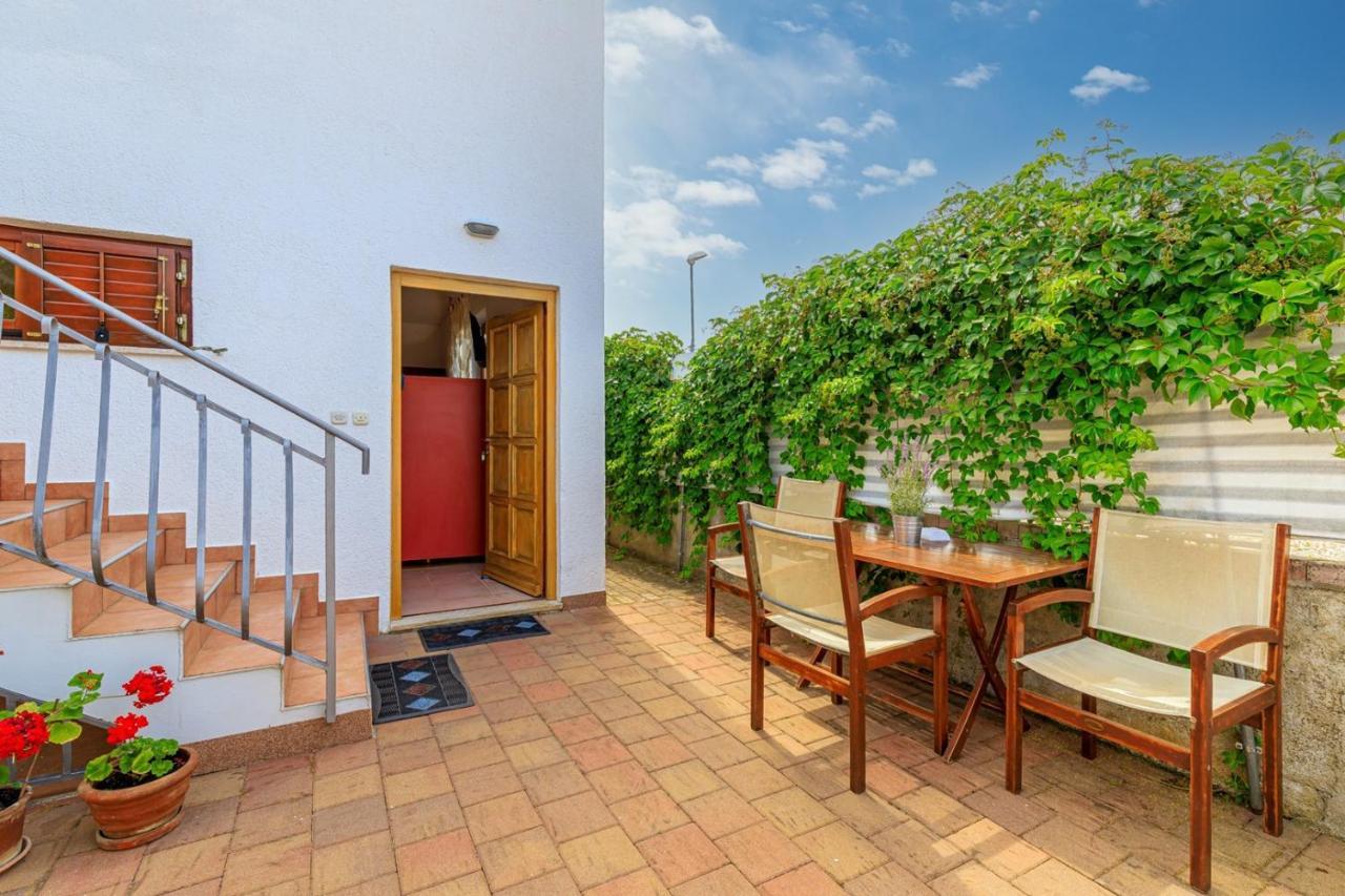 Apartments Pernar Poreč Eksteriør billede