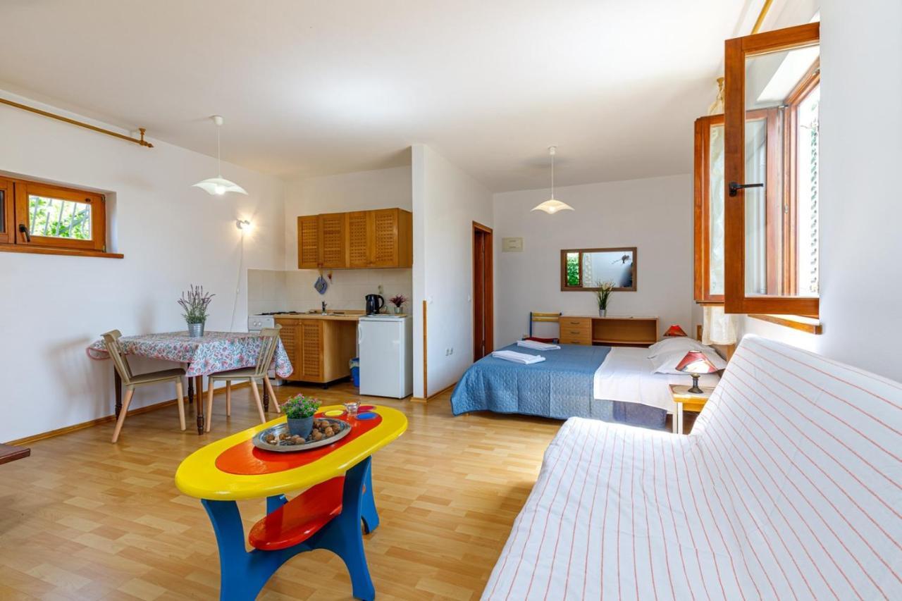 Apartments Pernar Poreč Eksteriør billede