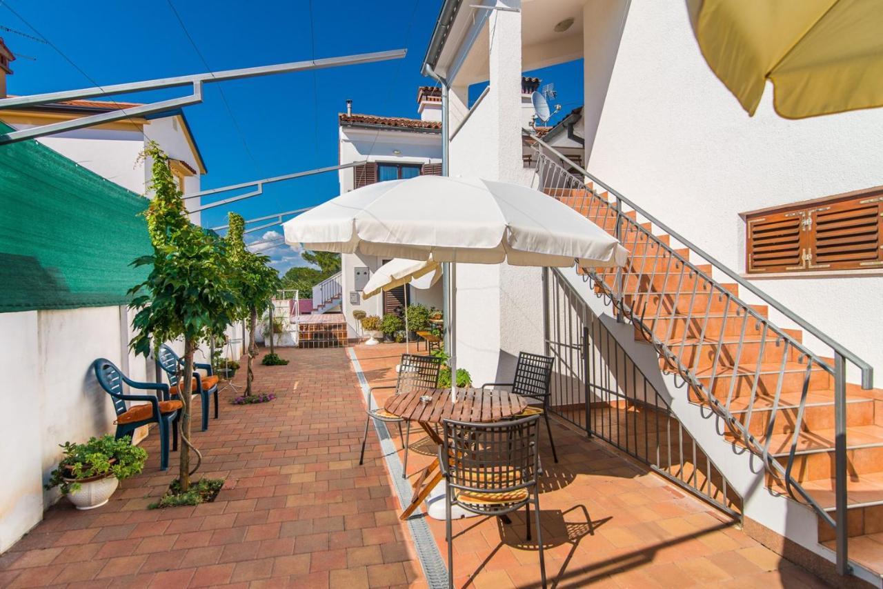 Apartments Pernar Poreč Eksteriør billede